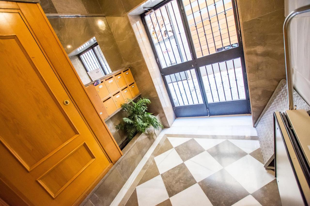 Ibericabeds Rejas Basic Apartment Granada Exterior photo