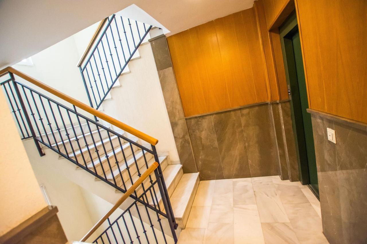 Ibericabeds Rejas Basic Apartment Granada Exterior photo