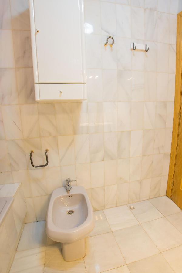 Ibericabeds Rejas Basic Apartment Granada Exterior photo